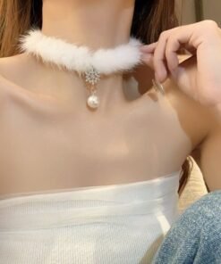Autumn And Winter Furry Christmas Snowflake Pendant Necklace
